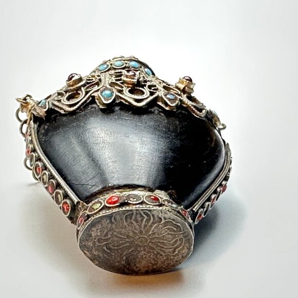 Antique Tibetan Horn Snuff Bottle with Semi-precious Stone Inlays — GUC - Picture 7 of 9